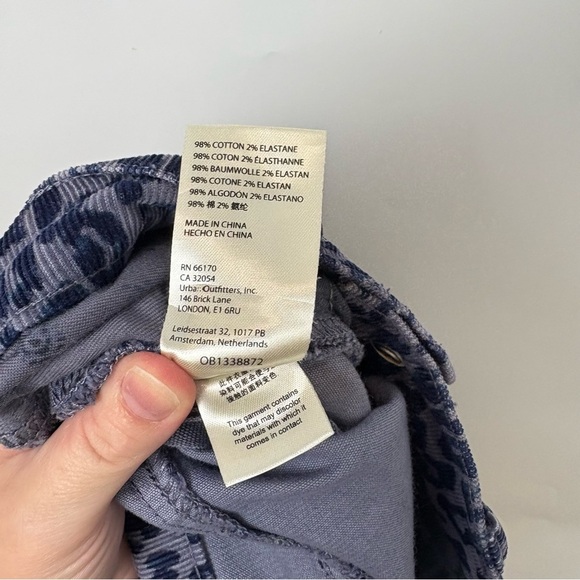 Pilcro Denim Corduroy Bermuda Short Blue Leopard - Picture 8 of 8